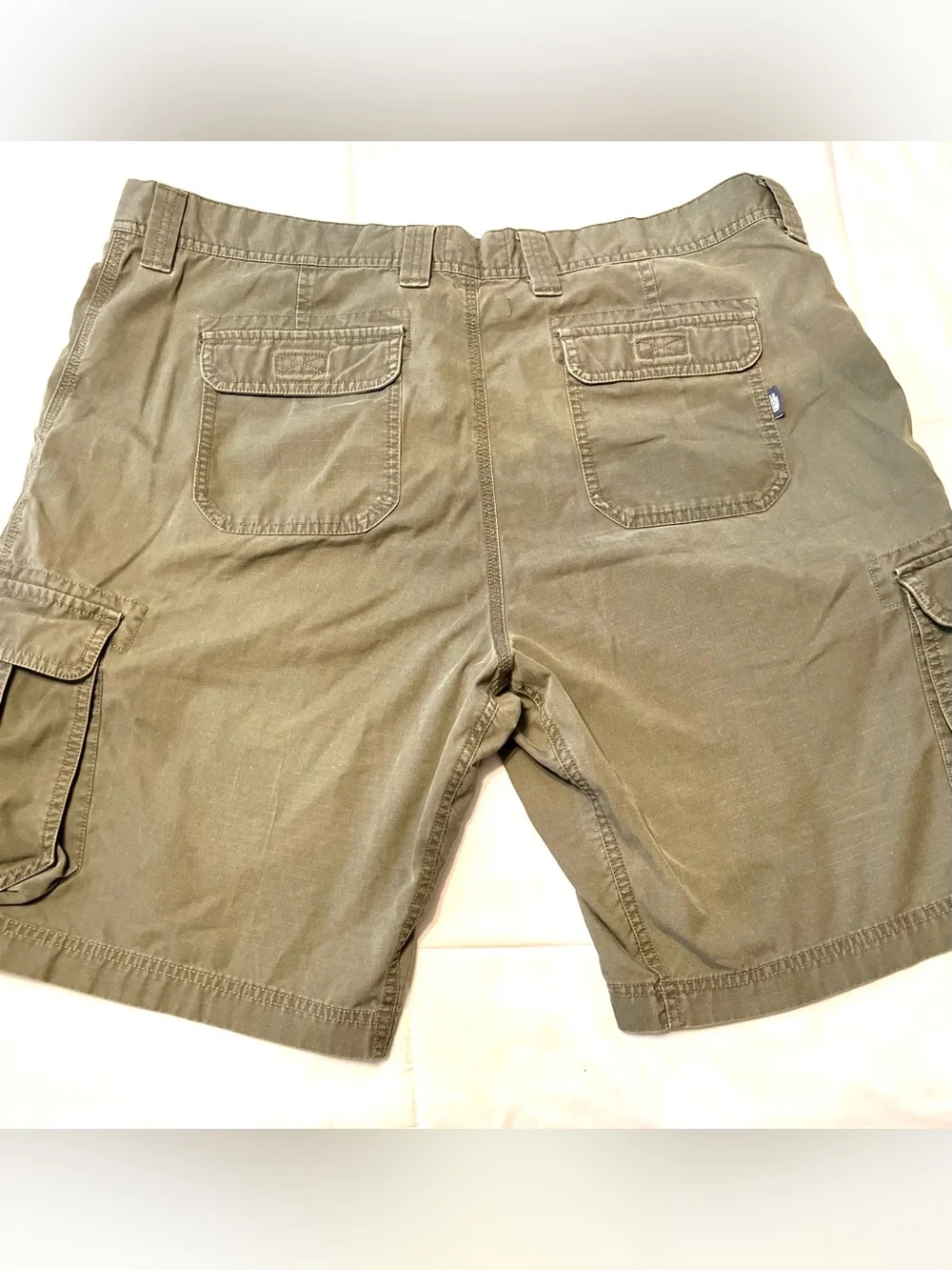 The North Face Men's Army Green Cargo Utility Shorts-Size 40